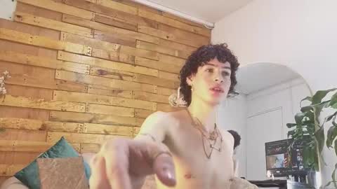 Nova Salvatore online show from 12-20-25, 05:03