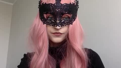 Snapshot of novacute chatting on 03-27-26, 01:22 Nova online show from 03-27-26, 01:22