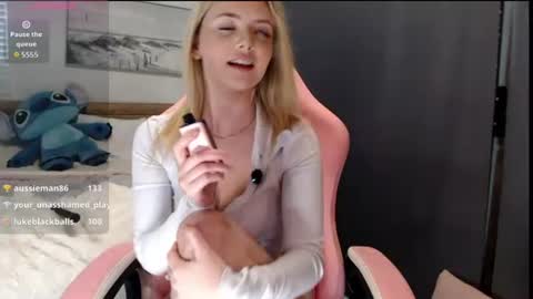 Snapshot of novakitty4 chatting on 07-02-26, 03:23 Nova online show from 07-02-26, 03:23