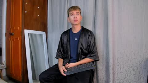 Snapshot of novawheeler chatting on 01-30-25, 04:37 Nova online show from 01-30-25, 04:37