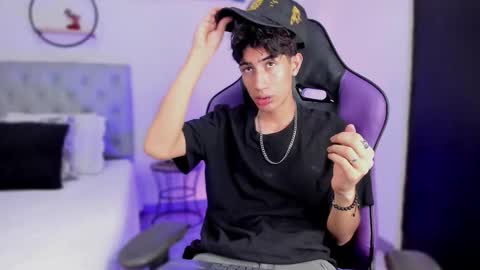 Snapshot of novawheeler chatting on 02-02-25, 04:37 Nova online show from 02-02-25, 04:37