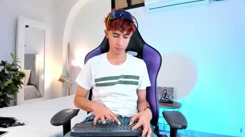 Snapshot of novawheeler chatting on 02-24-25, 04:38 Nova online show from 02-24-25, 04:38