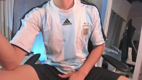 Snapshot of novawheeler chatting on 09-20-25, 01:23 Nova online show from 09-20-25, 01:23