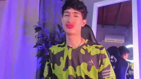 Snapshot of novawheeler chatting on 09-21-25, 07:04 Nova online show from 09-21-25, 07:04