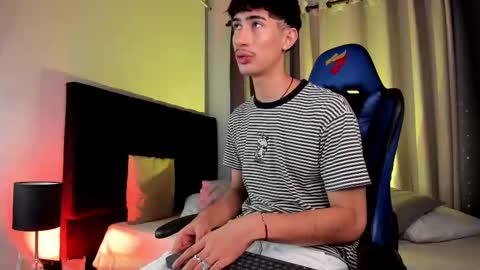 Snapshot of novawheeler chatting on 10-08-25, 06:49 Nova online show from 10-08-25, 06:49