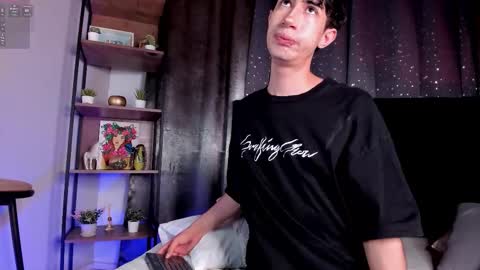 Snapshot of novawheeler chatting on 10-29-25, 01:57 Nova online show from 10-29-25, 01:57