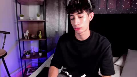 Snapshot of novawheeler chatting on 10-30-25, 05:24 Nova online show from 10-30-25, 05:24