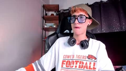 Snapshot of novawheeler chatting on 12-03-25, 06:28 Nova online show from 12-03-25, 06:28