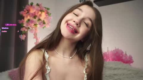 Snapshot of now_you_know chatting on 11-21-25, 01:26 Dina online show from 11-21-25, 01:26