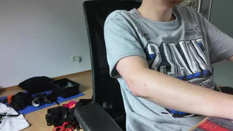 Snapshot of numlove chatting on 10-19-25, 08:04 Slave for Mistress and Master online show from 10-19-25, 08:04