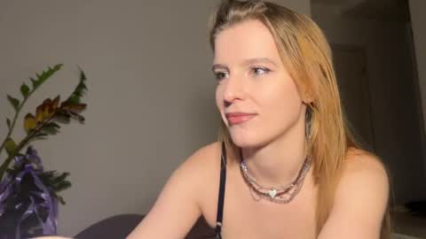 Snapshot of nura_foxx chatting on 02-13-26, 02:07 nura_foxx online show from 02-13-26, 02:07