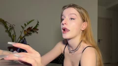 Snapshot of nura_foxx chatting on 02-18-26, 01:56 nura_foxx online show from 02-18-26, 01:56