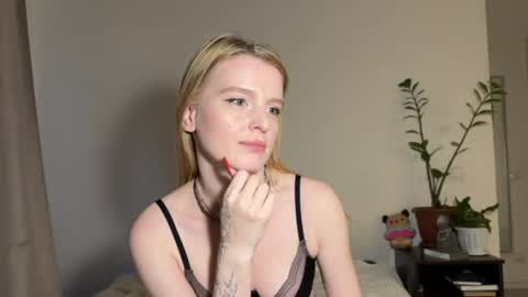 Snapshot of nura_foxx chatting on 06-14-26, 02:24 nura_foxx online show from 06-14-26, 02:24