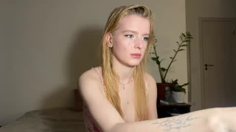 Snapshot of nura_foxx chatting on 06-21-26, 12:46 nura_foxx online show from 06-21-26, 12:46