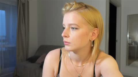 Snapshot of nura_foxx chatting on 07-12-26, 12:45 nura_foxx online show from 07-12-26, 12:45