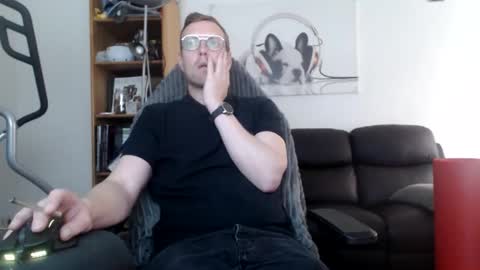 nursefan online show from 10-29-25, 10:06