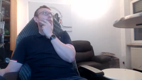 nursefan online show from 11-03-25, 07:04