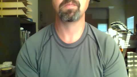 nvrenuff1979 online show from 06-10-26, 10:47