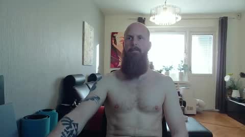 Snapshot of nxrthman chatting on 04-17-26, 04:43 nxrthman online show from 04-17-26, 04:43