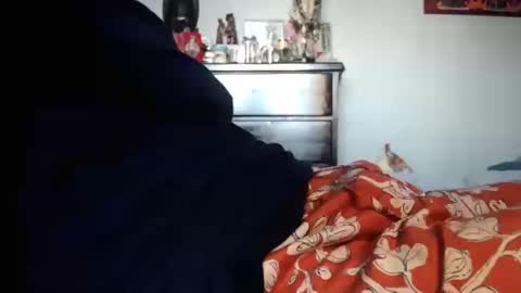 KN online show from 10-19-25, 04:07