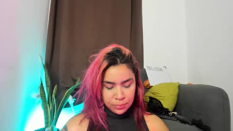 Nia online show from 11-13-25, 04:44