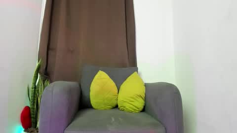 Nia online show from 12-14-25, 04:29