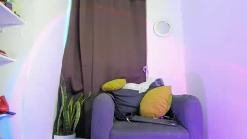 Nia online show from 04-27-26, 11:03