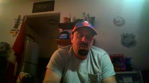 Snapshot of nyisles00 chatting on 11-23-25, 02:39 nyisles00 online show from 11-23-25, 02:39