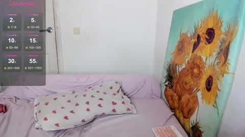 Snapshot of nymphobabee chatting on 11-15-25, 10:26 crystal 3 online show from 11-15-25, 10:26