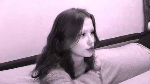 nyra_thira online show from 08-01-26, 09:57