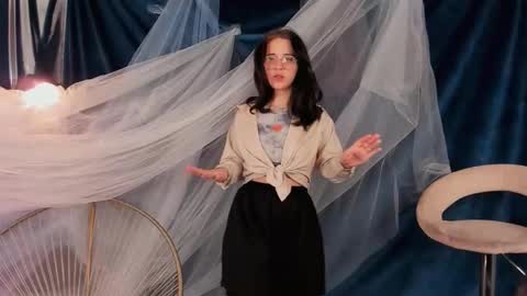 Mia online show from 01-07-26, 07:11