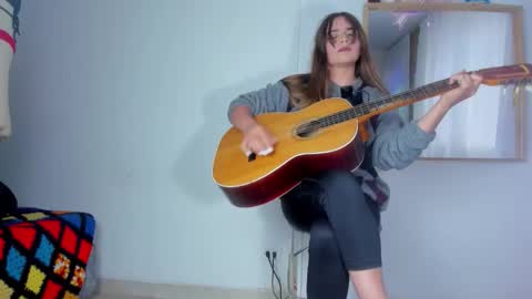 Snapshot of nyusha619933 chatting on 11-07-25, 09:04 Laura nyu online show from 11-07-25, 09:04