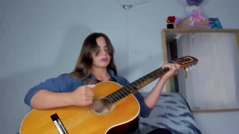 Snapshot of nyusha619933 chatting on 12-05-25, 09:00 Laura nyu online show from 12-05-25, 09:00