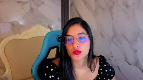 Snapshot of nyx_kitty_a chatting on 06-12-26, 12:59 Nia online show from 06-12-26, 12:59
