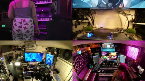 Snapshot of nyxraven chatting on 12-29-24, 10:03 NyxRaven online show from 12-29-24, 10:03