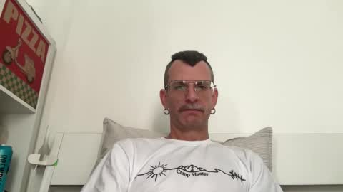 Snapshot of o_johnny_deep_o chatting on 02-25-26, 12:04 Jonathan Deep online show from 02-25-26, 12:04