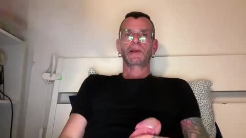 Snapshot of o_johnny_deep_o chatting on 03-12-26, 10:27 Jonathan Deep online show from 03-12-26, 10:27