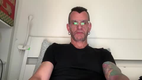 Snapshot of o_johnny_deep_o chatting on 03-13-26, 02:23 Jonathan Deep online show from 03-13-26, 02:23