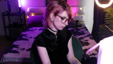 Snapshot of obedientt_ chatting on 05-16-26, 10:36 Moonlight online show from 05-16-26, 10:36