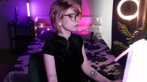 Snapshot of obedientt_ chatting on 06-13-26, 09:29 Moonlight online show from 06-13-26, 09:29