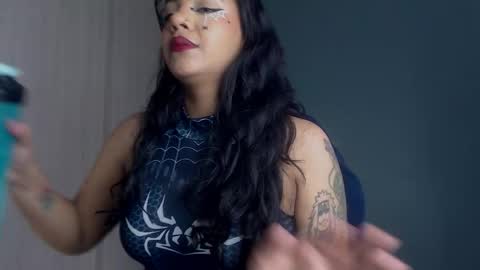 Snapshot of obeyval chatting on 10-31-25, 10:00 Vale online show from 10-31-25, 10:00