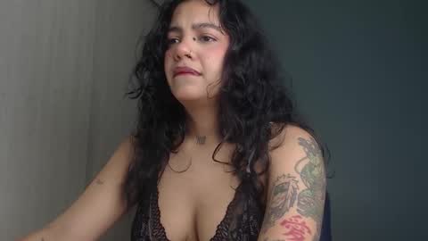 Snapshot of obeyval chatting on 11-08-25, 12:00 Vale online show from 11-08-25, 12:00