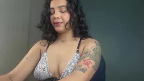 Snapshot of obeyval chatting on 11-23-25, 12:10 Vale online show from 11-23-25, 12:10