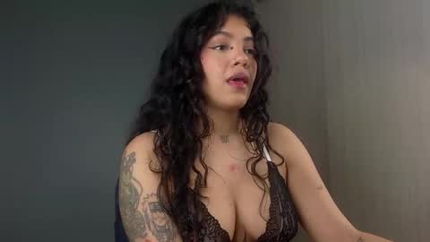 Snapshot of obeyval chatting on 11-29-25, 12:02 Vale online show from 11-29-25, 12:02