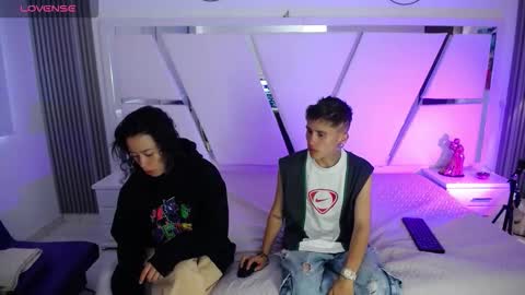 Snapshot of oblivionlove chatting on 02-04-26, 12:33 oblivionlove online show from 02-04-26, 12:33