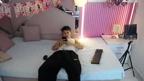 Snapshot of oblivionlove chatting on 02-23-26, 01:08 oblivionlove online show from 02-23-26, 01:08