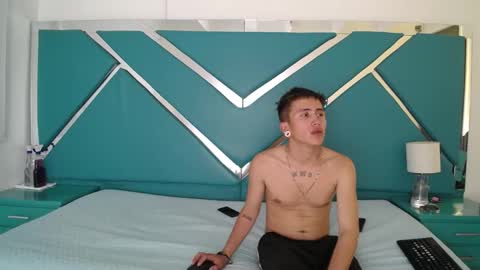 Snapshot of oblivionlove chatting on 03-05-26, 03:19 oblivionlove online show from 03-05-26, 03:19