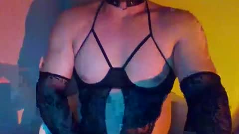 Snapshot of obscuraboy chatting on 02-22-26, 02:45 Doxy online show from 02-22-26, 02:45
