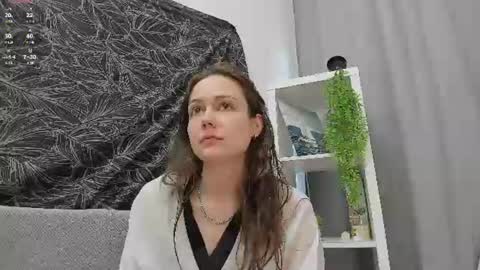 Elis online show from 06-10-26, 01:54
