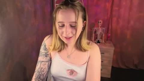 Snapshot of ocean_eyes_bb chatting on 05-26-26, 12:39 Lili 3 online show from 05-26-26, 12:39